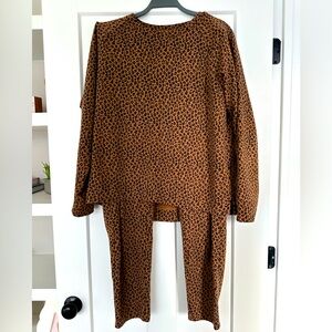 Lou and Grey Sweat Set. Leopard print. Size L.